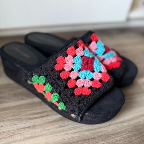 Jeffrey Campbell Nonna Crocheted Platform Slide Sandal In Black Suede Multi, 10M - Picture 3 of 7